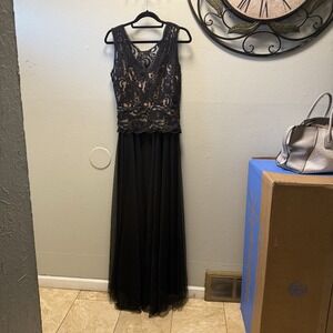 Dress Collection 2XL Black Lace Top Mesh Maxi Formal Gown